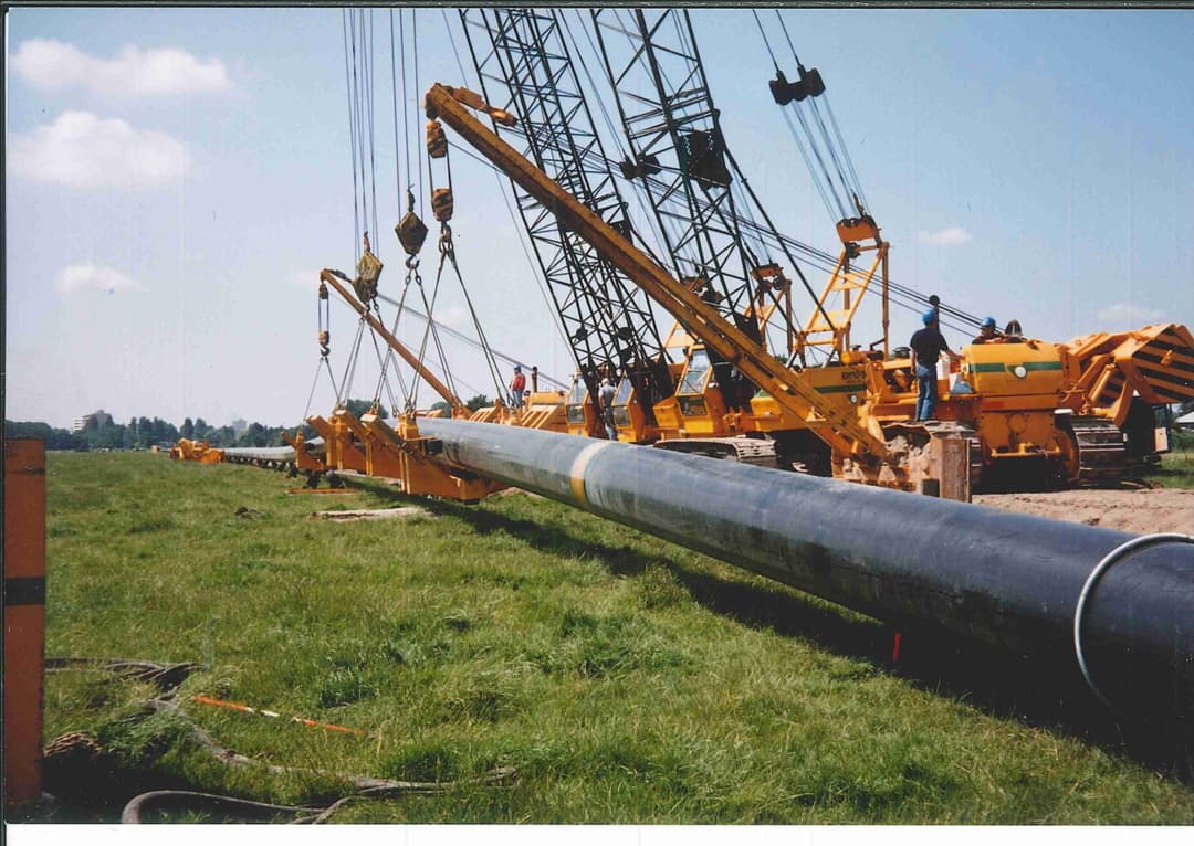 Medium – green gas